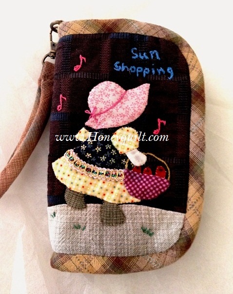 New !! กระเป๋า 3 ช่อง ใส่มือถือ น้องชูเก็บผลไม้  ( สินค้า Pre- Order  ทำและจัดส่งภายใน 3 สัปดาห์ )